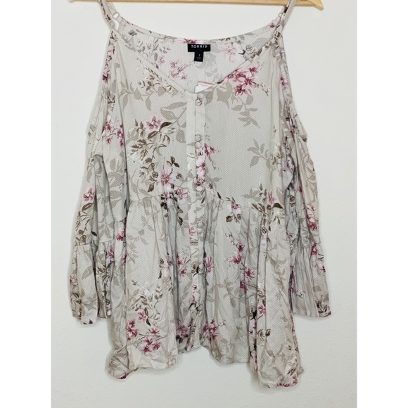 TORRID NWT Open Shoulder Flowy Floral Dobby Blouse - Picture 3 of 7